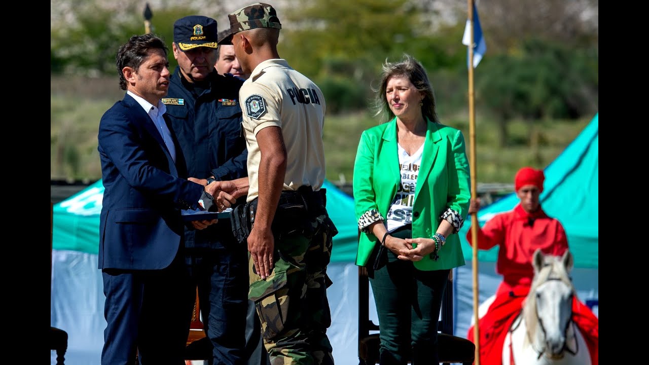 Kicillof particip&oacute; del egreso de los primeros cadetes de la Polic&iacute;a Rural