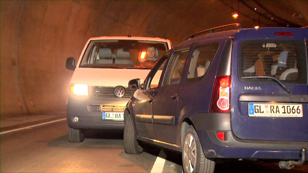 Wie verhalte ich mich richtig im Straßentunnel