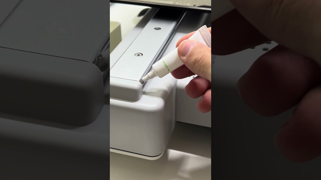 Lubricate my Bambu Lab A1 mini #bambulab #a1mini #3dprint #3dprinting #tech #asmr #lubrication