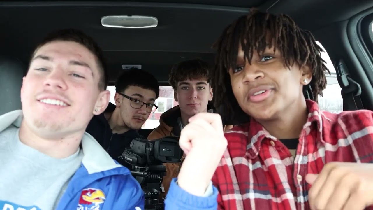 25-26 GHS Media Show 14 (White)