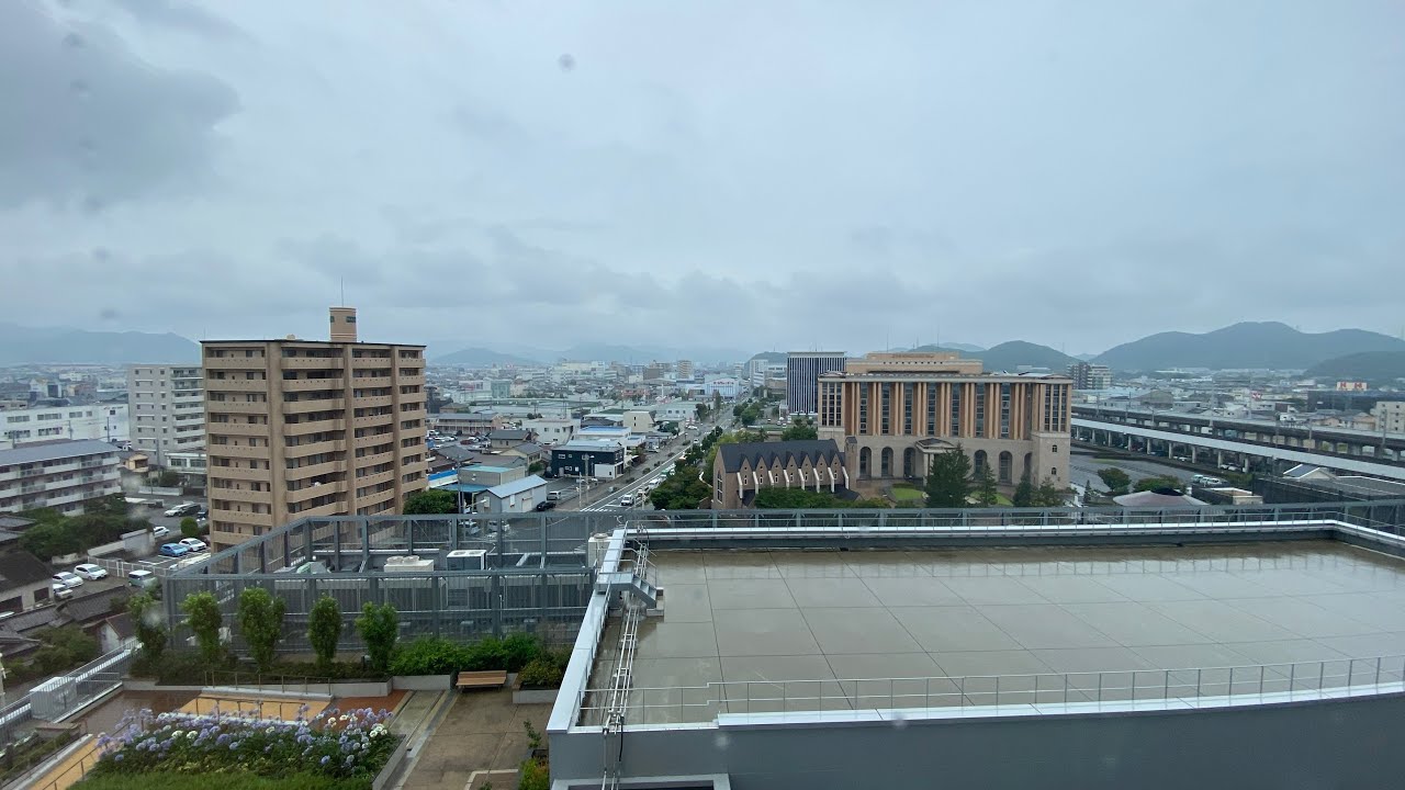 LIVE🔴カメラ｜姫路駅方面から南側の姫路警察署ライブカメラ｜雨がピリピリ姫路市内景色　新幹線通貨🚄
