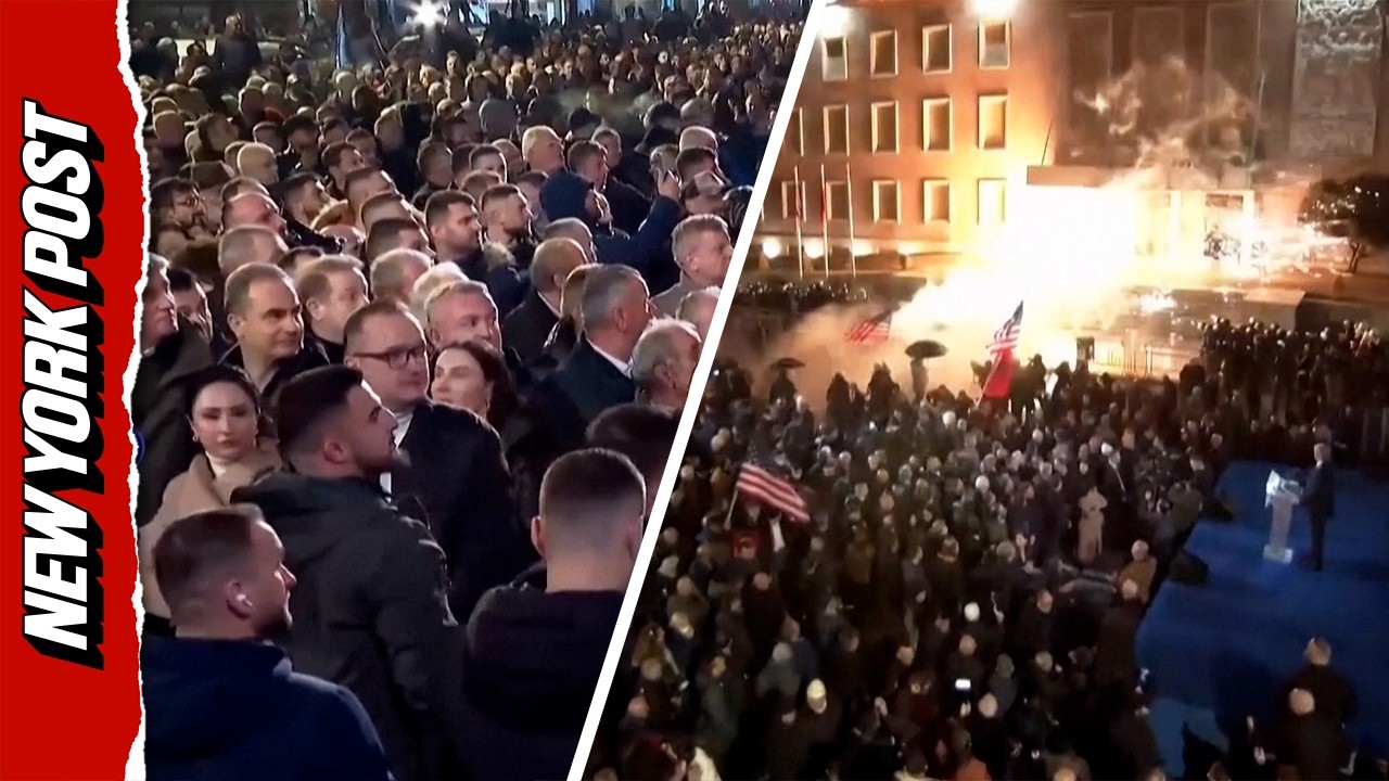 В Тиране протестующие запустили фейерверки и бутылки с зажигательной смесью возле офиса премьер-м...