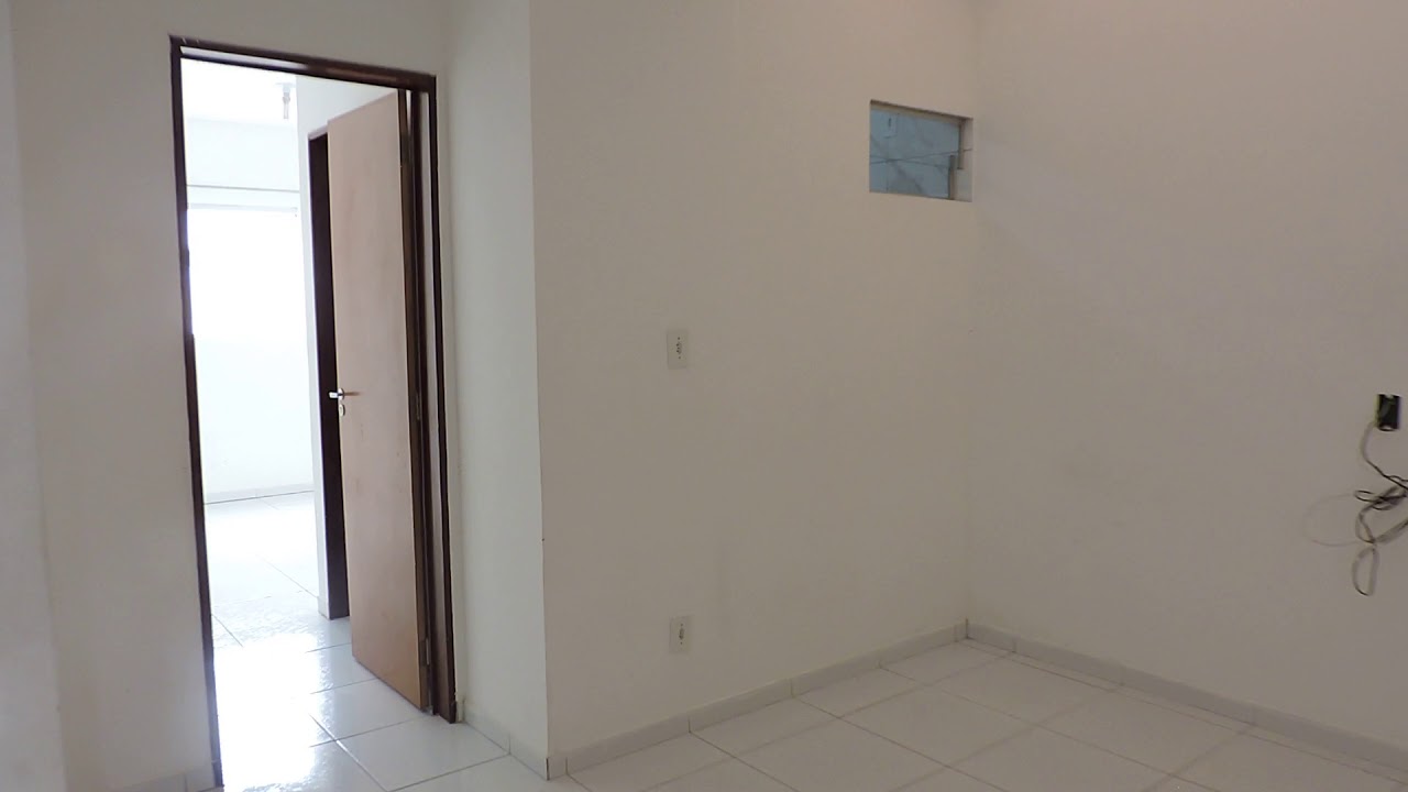 Casa - 2 Quartos - Locação - R$ 550,00 Reais