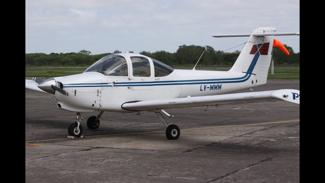 Piper PA 38 Tomahawk Volando Por TV LOS 90