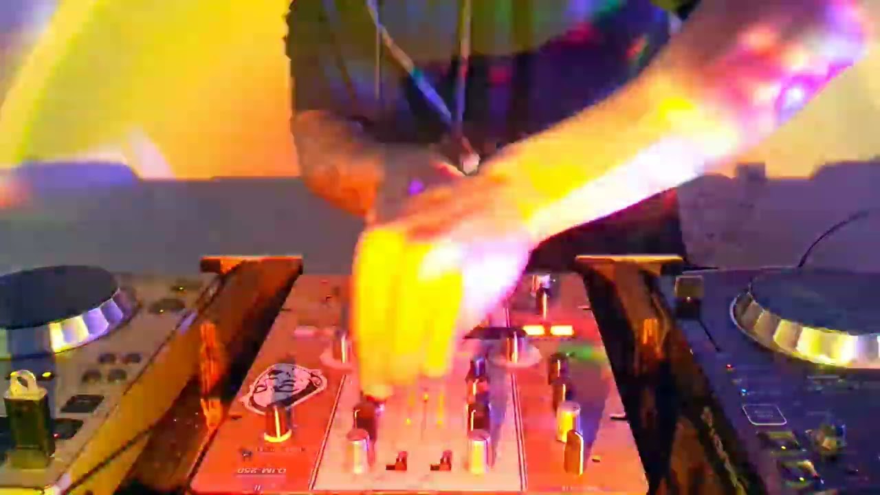 Moments life 2 hypeergrooves mix #techno #hardgroove #life #djhypeer #technogroove #mental #dj 