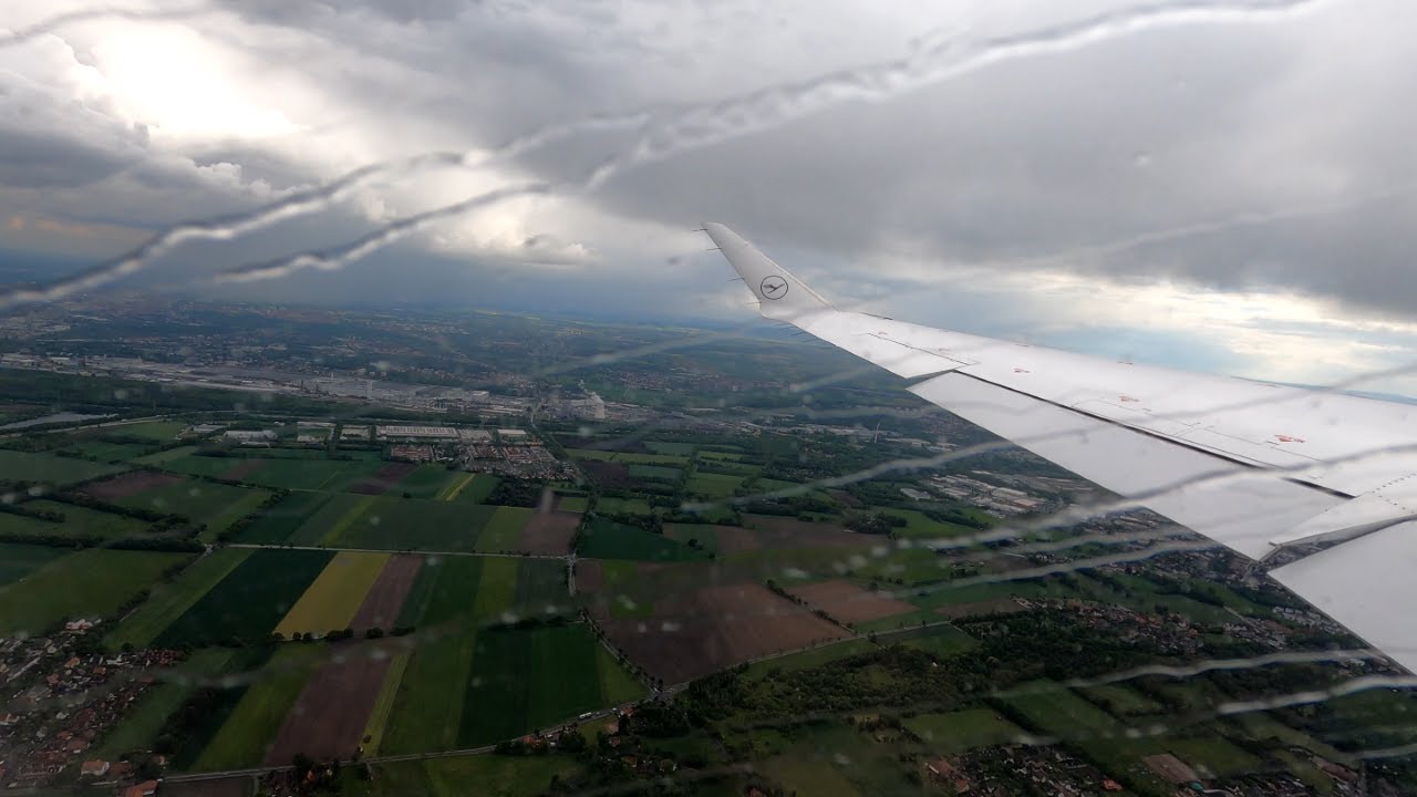 Lufthansa CRJ900 | Rainy departure from Hannover Airport (EDDV) 4K