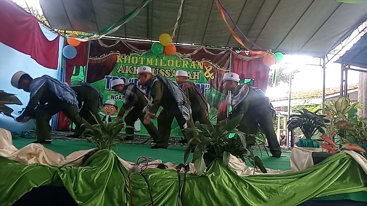 Seni Tari Lagu Salam 5 Waktu, oleh Santriwati TPQ Darussalam, Ngampelrejo, Jombang, Jember, Jatim