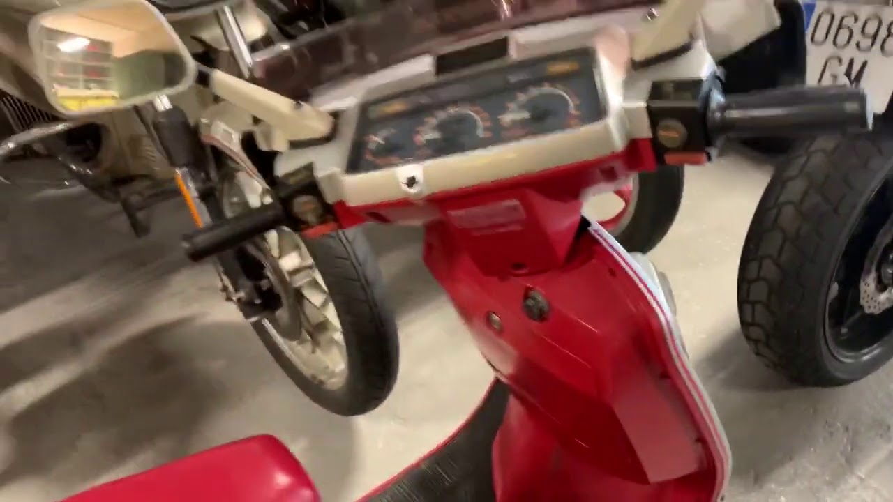 HONDA LEAD 125 2 tiempos  - Un scooter MUY Raro y Molon