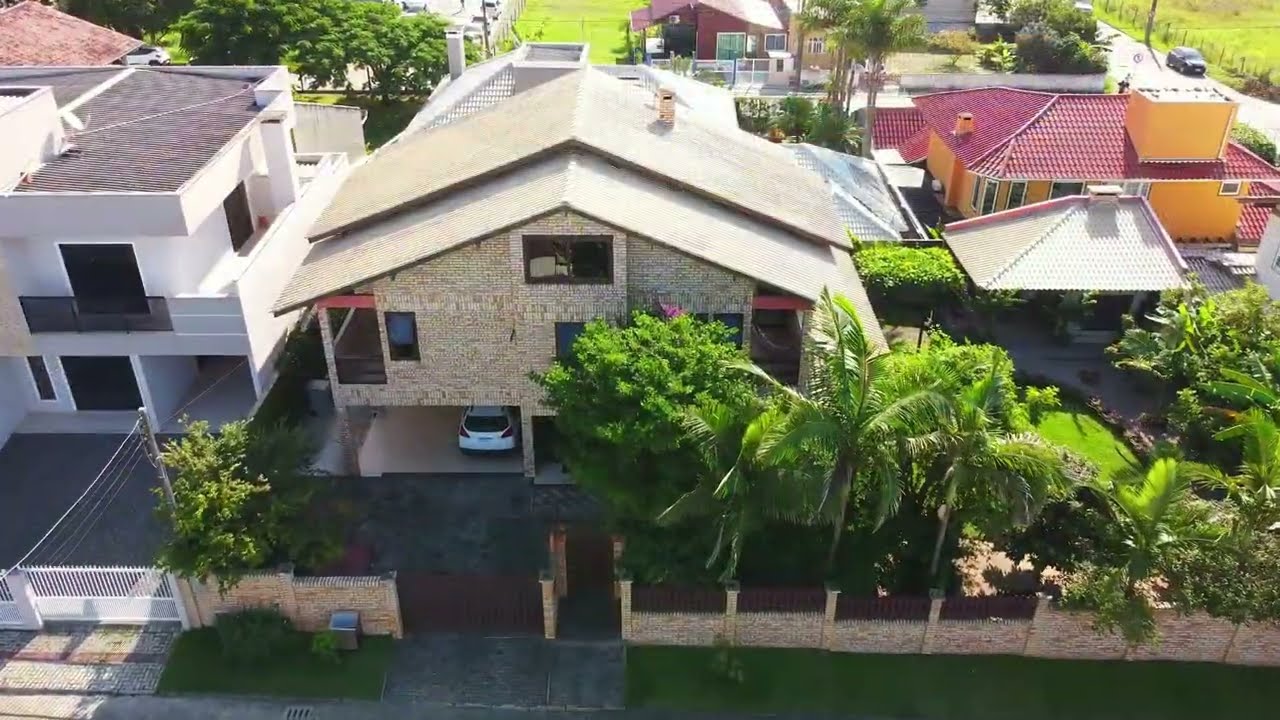Casa à Venda em Bombinhas