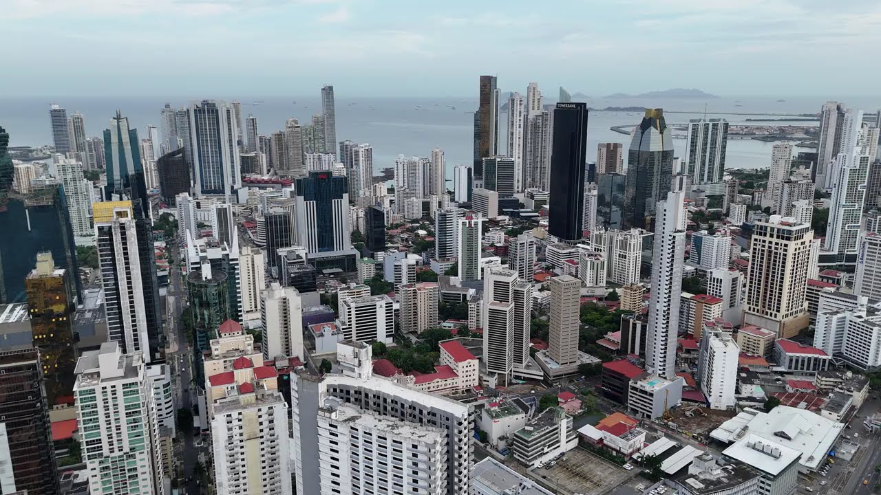 Panama City Skyline: Drone Views,  ( Parque de El Carmen y Vía España) 4K Video Ultra HD (4K UHD)