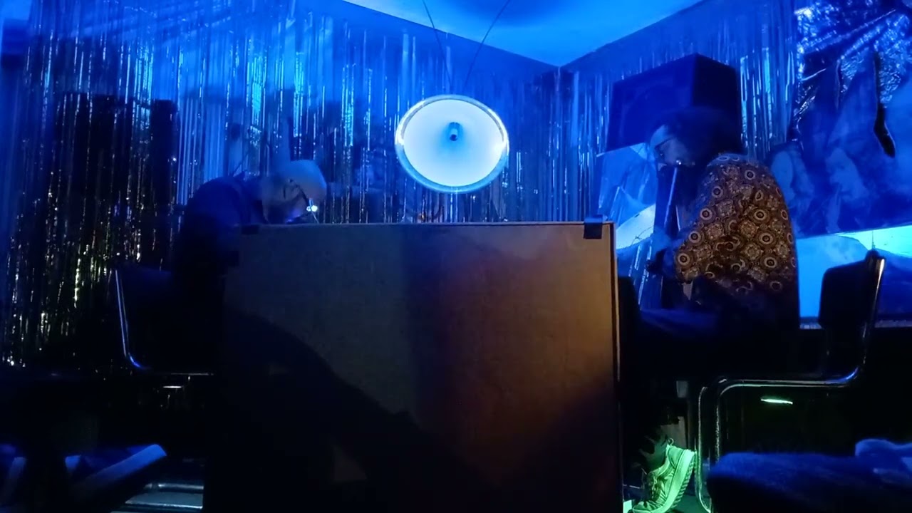 LLIAN live at Un Peu, Brussels - part 3