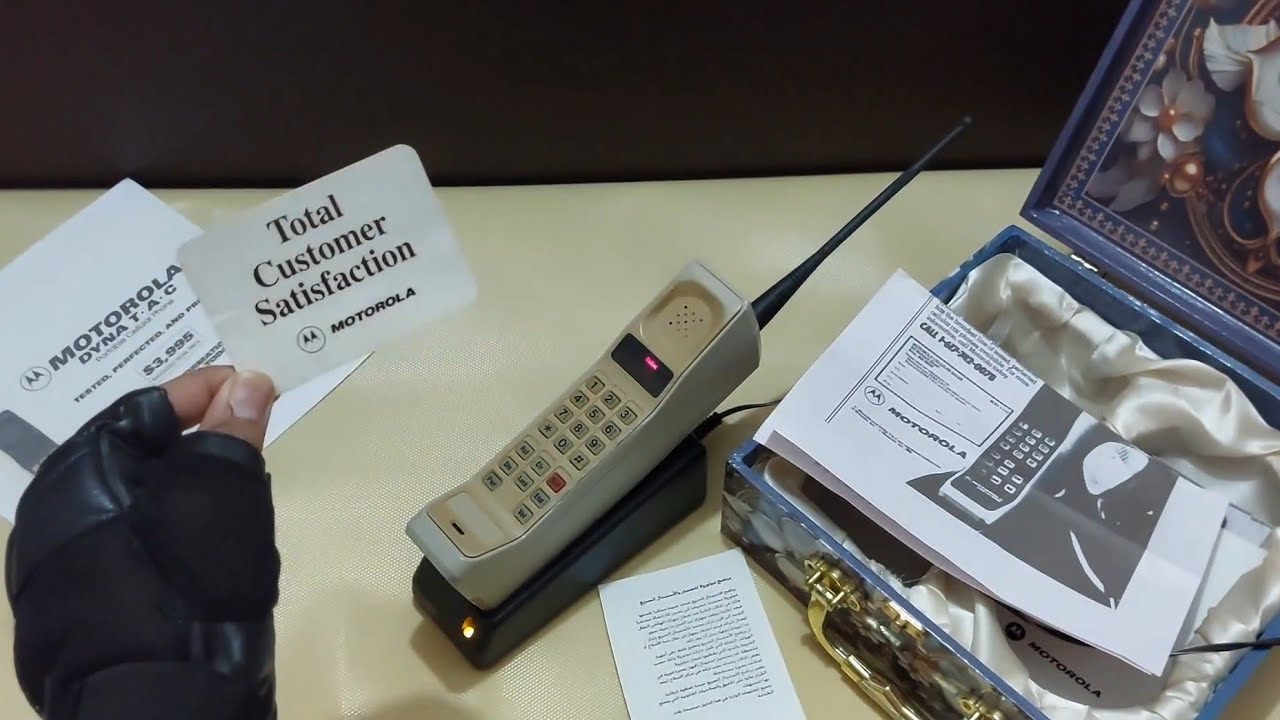Unboxing Motorola DynaTac 8000x | World's First Cellphone Unbox in 2025 #Motorola #retrotech 