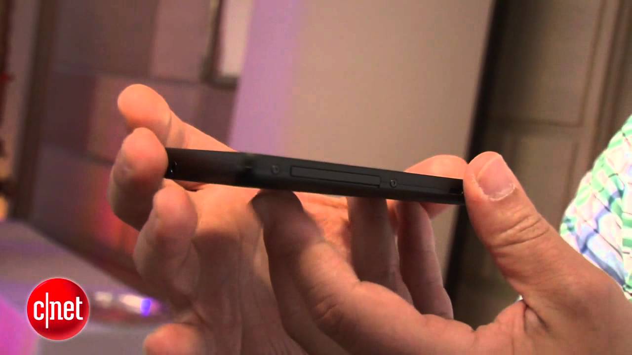 Motorola Droid Razr M sweet and svelte style - First Look