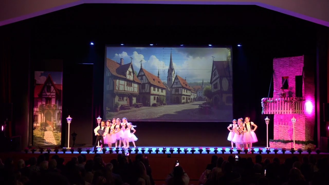 COPPÈLIA - Kinderballett der MurX Academy mit Musik von Léo Delibes
