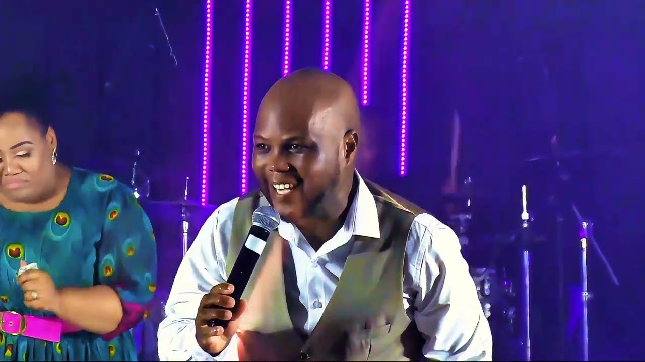 PsZwele Nyikiza - Ngizwa Izigi (Live) ft Hlengiwe Masondo