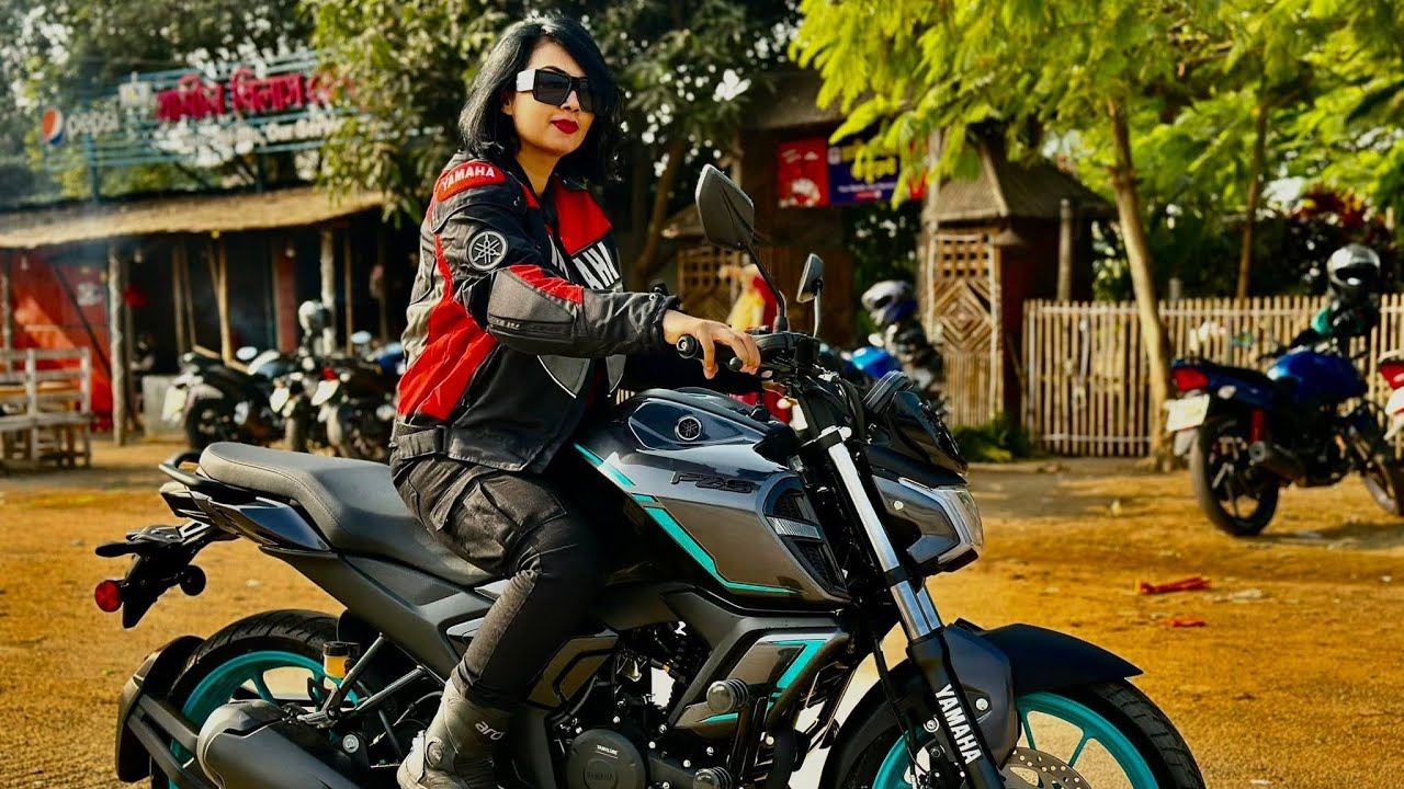 দেশের প্রথম হাইব্রিড বাইক Yamaha FZ-S Fi Hybrid নিয়ে আমার প্রথম বাইক রিভিউ ভিডিও নিয়ে হাজির হয়েছি।