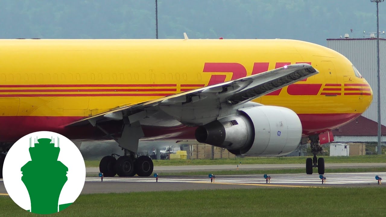 10 Minutes of Takeoffs & Landings - PORTLAND AIRPORT (PDX)