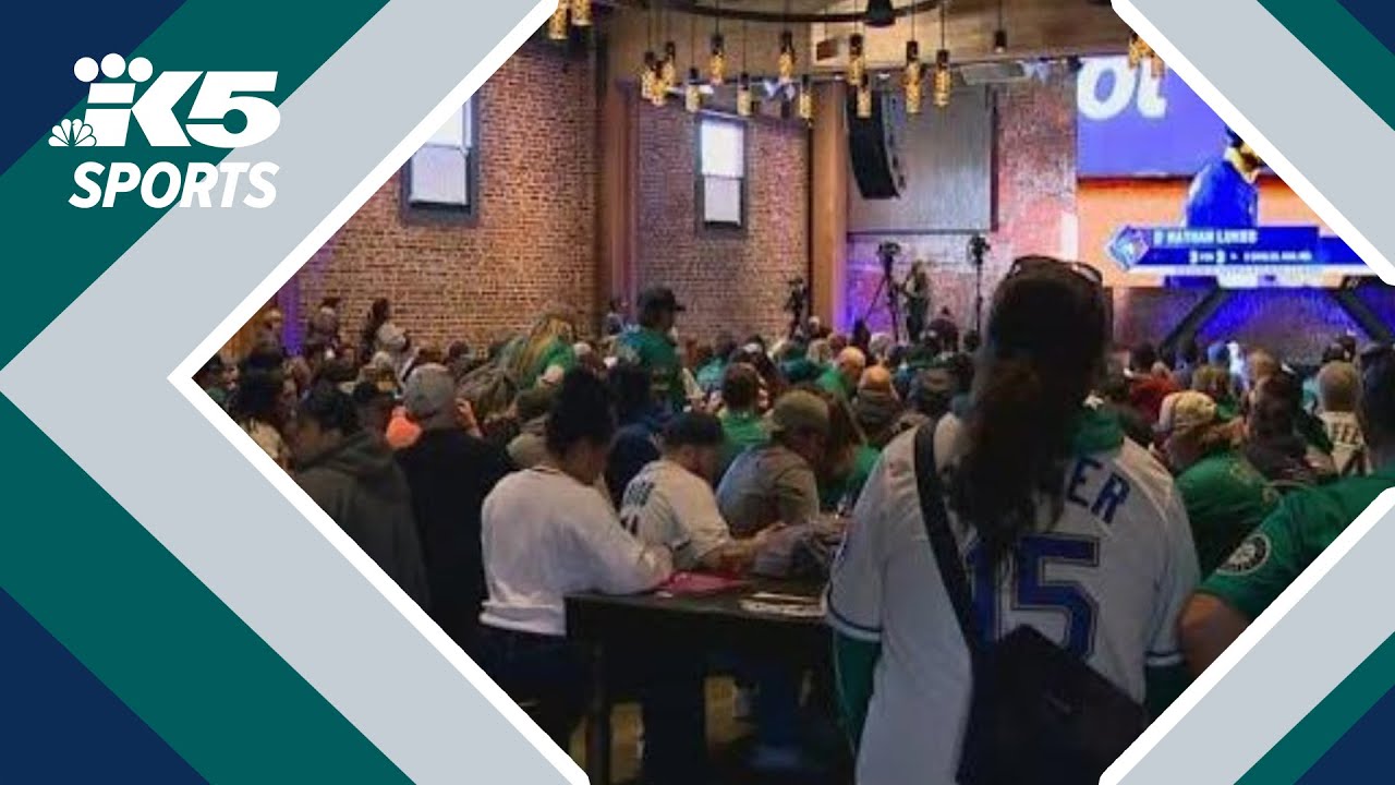 Mariners fans celebrate ALCS Game 2 win during watch party at Victory Hall