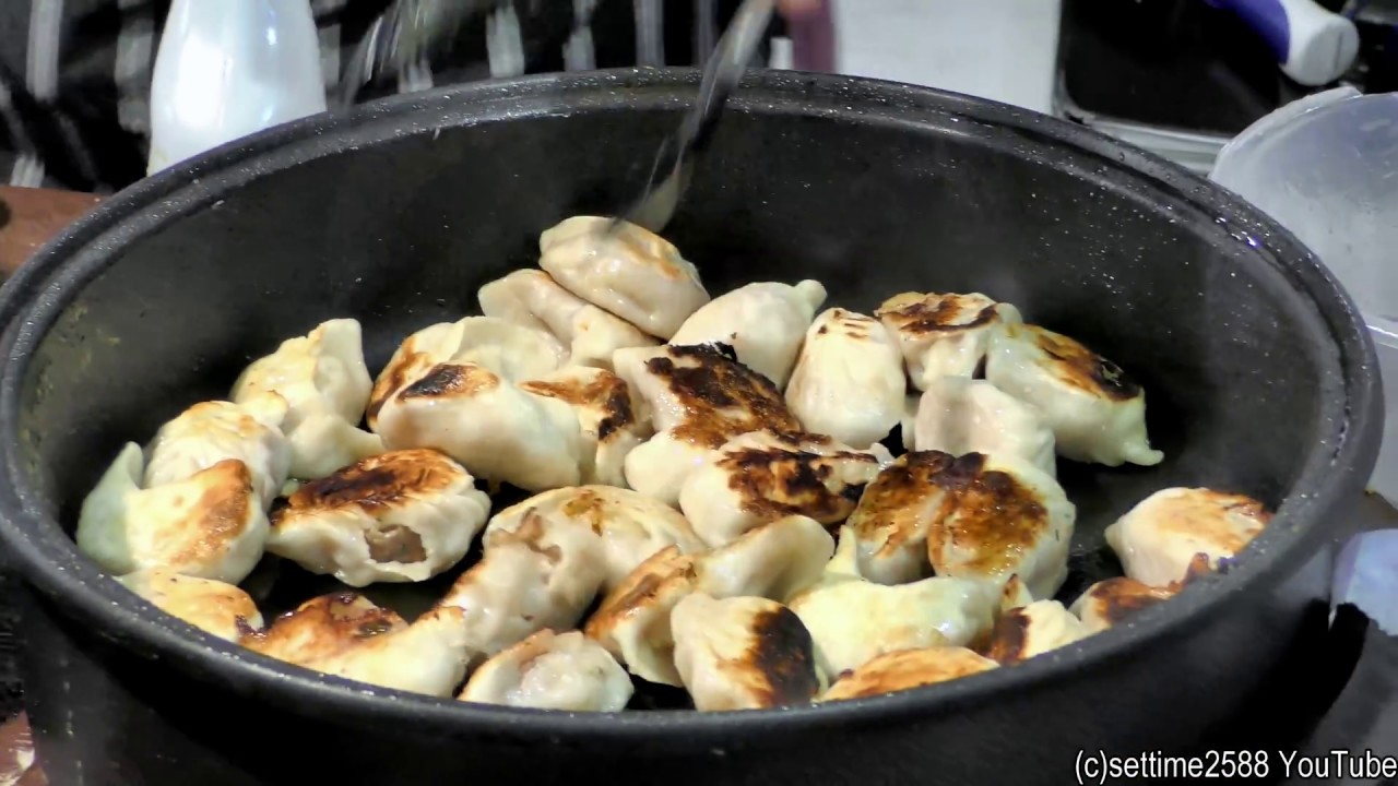 The Momo Dumplings from Tibet. Street Food Tasted in London