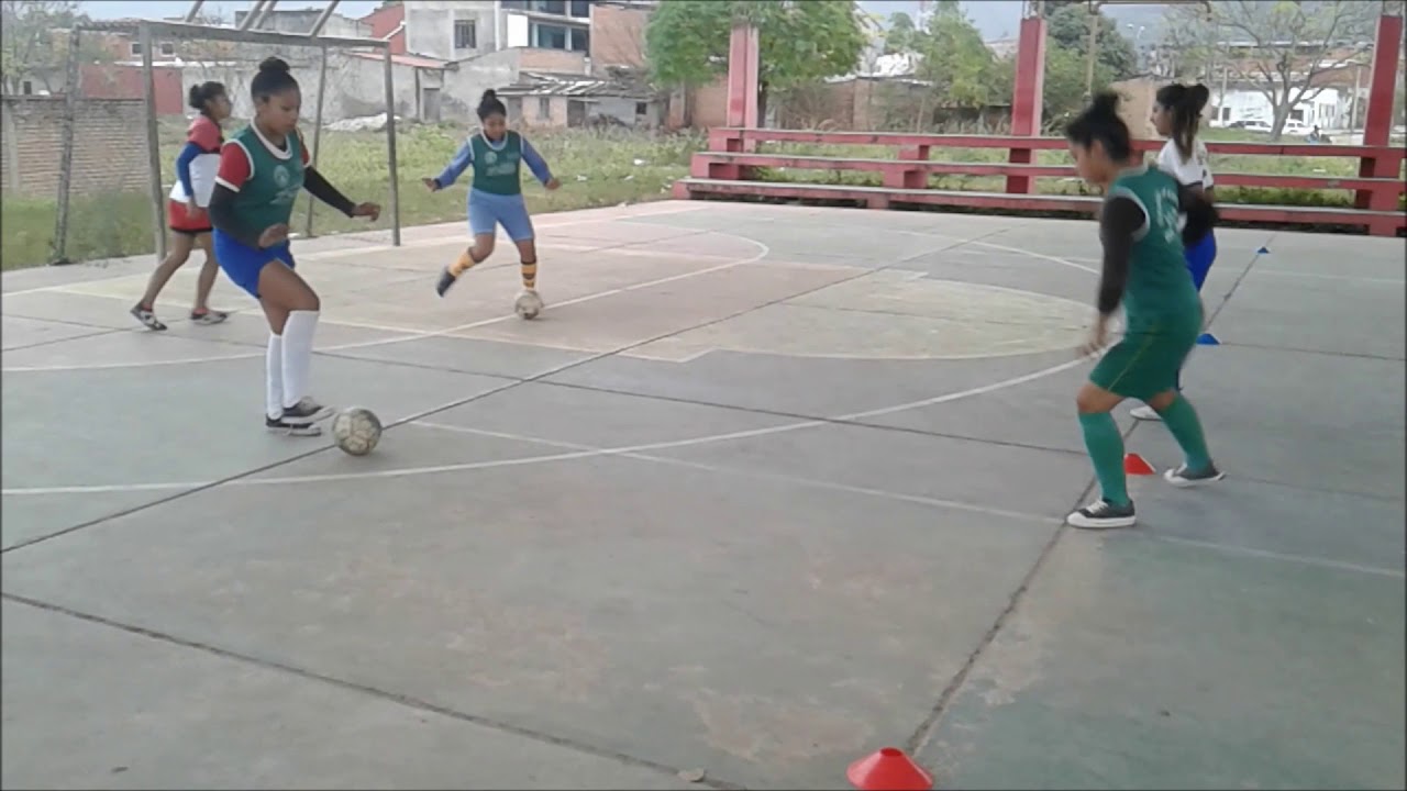 ENTRENAMIENTOS DE LA SELECCIÓN DE FUTSAL DAMAS DEL PODEROSO COL. OLIVERIO PELLICELLI