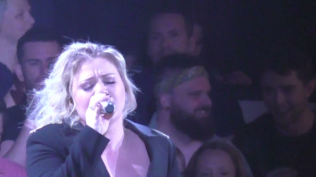 Kelly Clarkson - Since U Been Gone @Allstate Arena - Chicago, IL - 2/22/2019