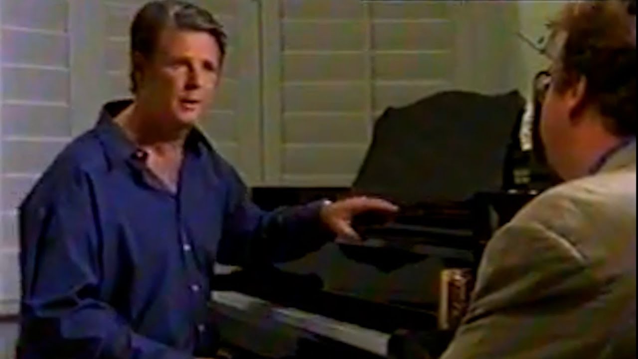 Brian Wilson Plays 