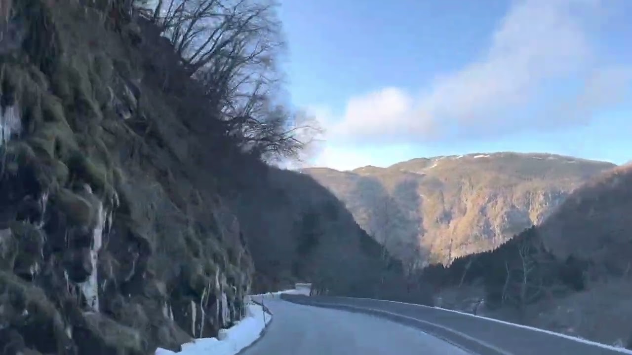 Roadtrip Naustdal\Sunnfjord -Svortevik\Kinn på 5 min - Mars 26 forbi Førdefjorden på veinr; 611 2023