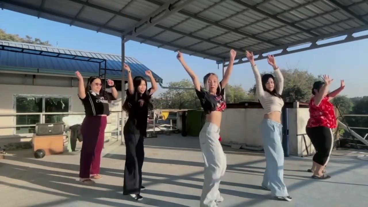 ကချင်သီချင်းလေးဆိုလားးး