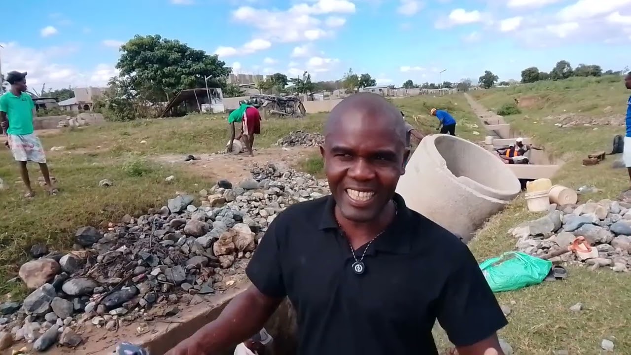 Prezidan kanal la debake vin fe yon gwo travay nan kanal la 
