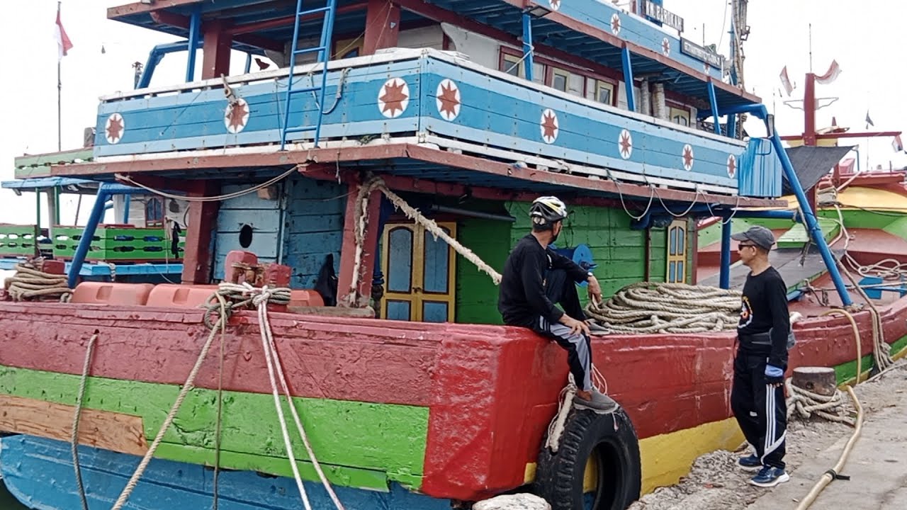 TRANSIT DI PELABUHAN REMBANG