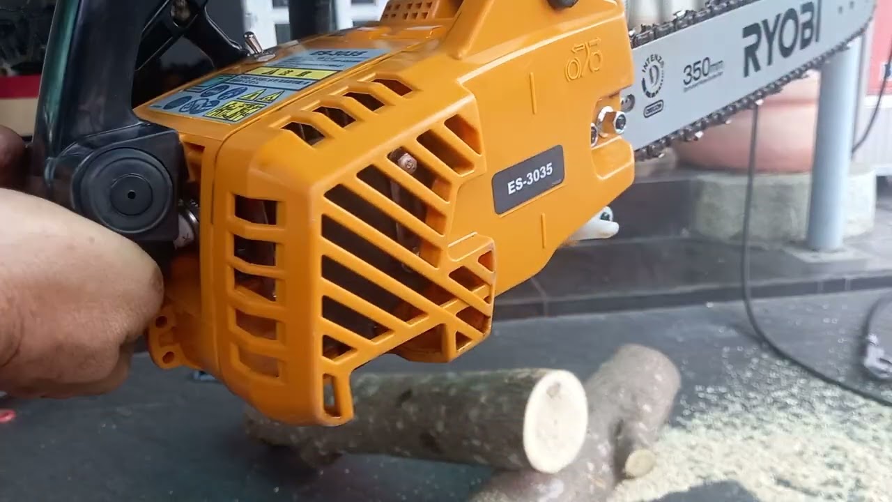 Cưa xích Ryobi CS3035 như máy thùng, đồng loạt giảm giá tốt