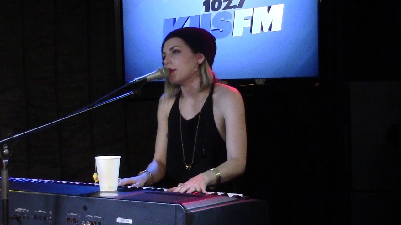 Skylar Grey - Love the Way You Lie Live @ KIIS FM Weekend Mixtape