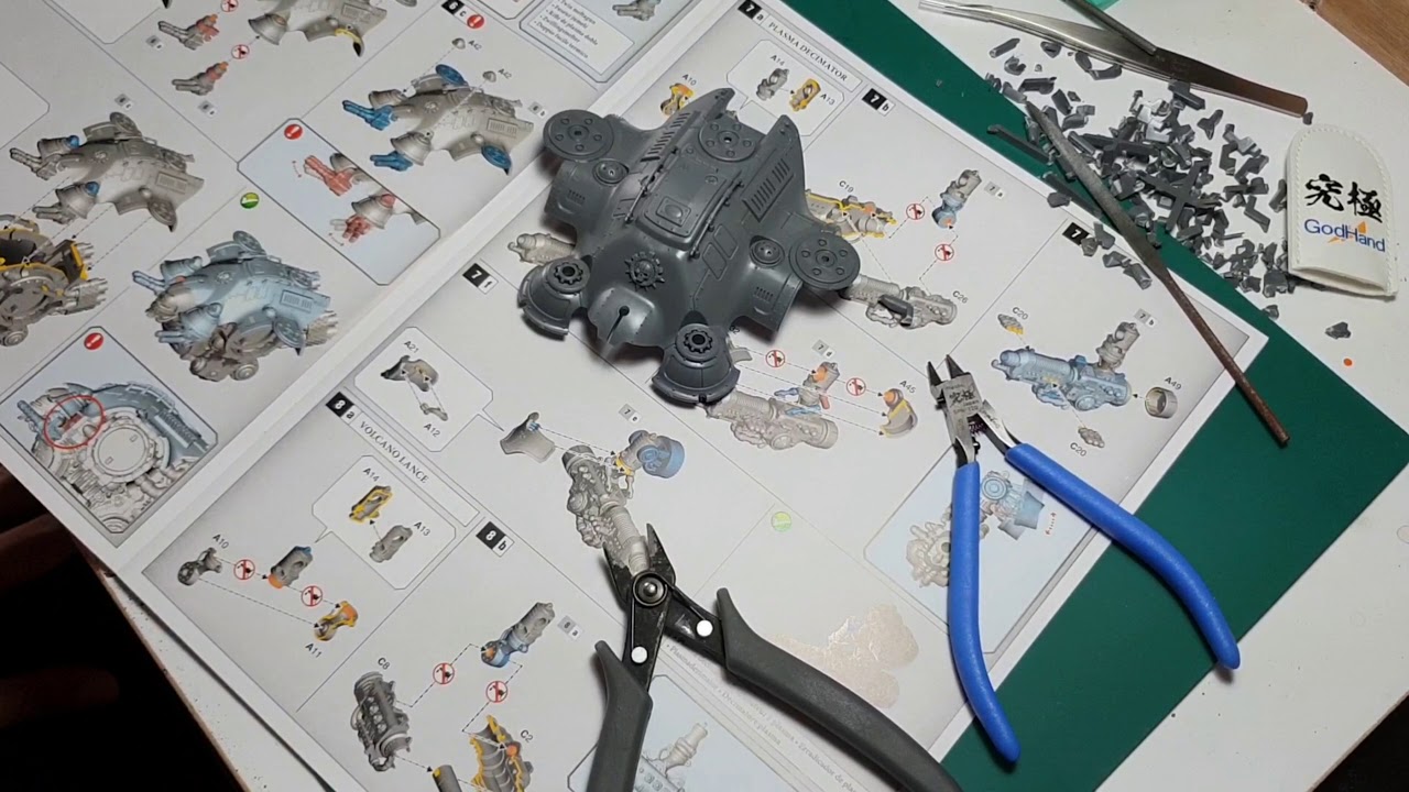 Imperial Knight Castellan: Assembling