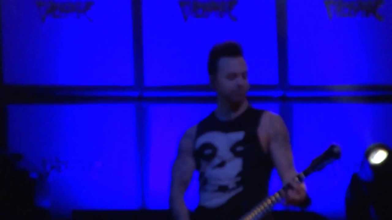 Intro/Breaking Point Bullet For My Valentine Live in Milwaukee 5-22-13