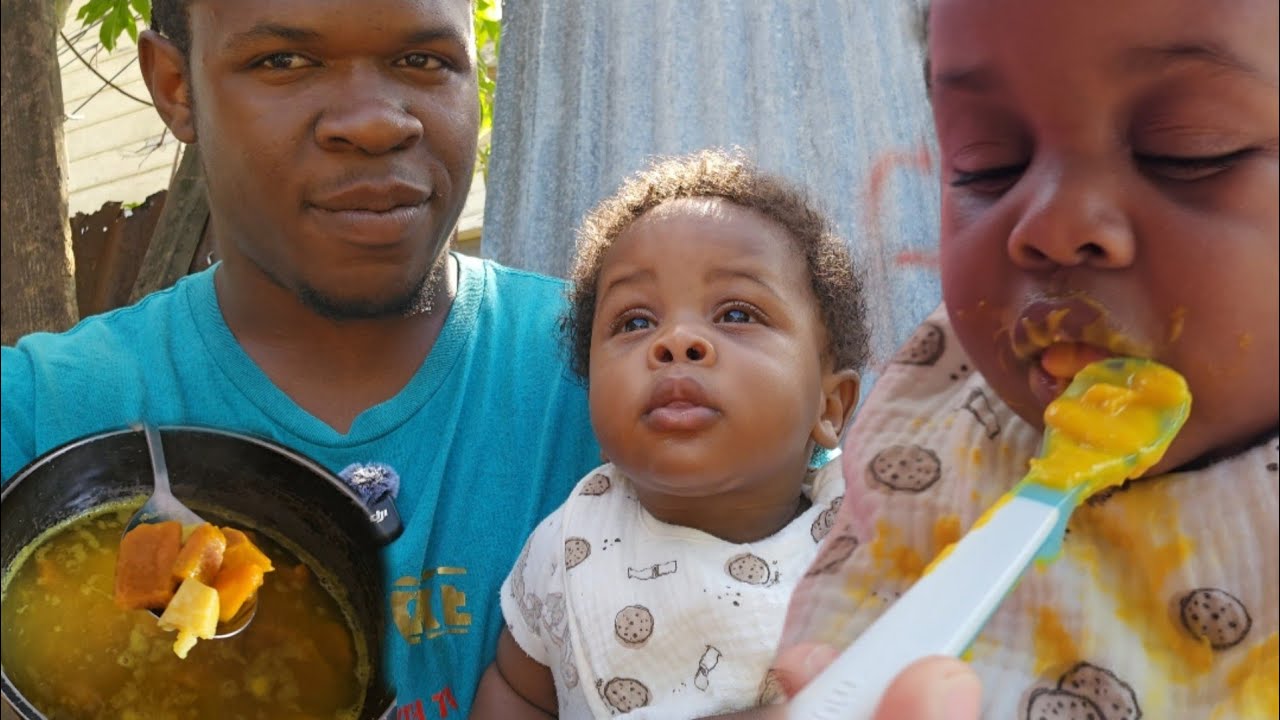 Adorable Moment 6 Months Old Eating Solid Food for the First Time! 🥄