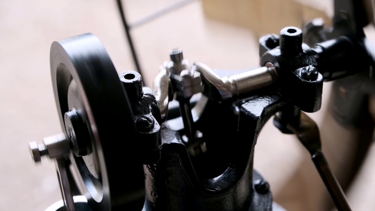 Reproduction Jost kerosene fan stirling stationary engine.