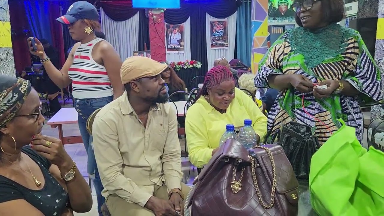 Ba Artisre na matanga ya Caroline Ikwa
