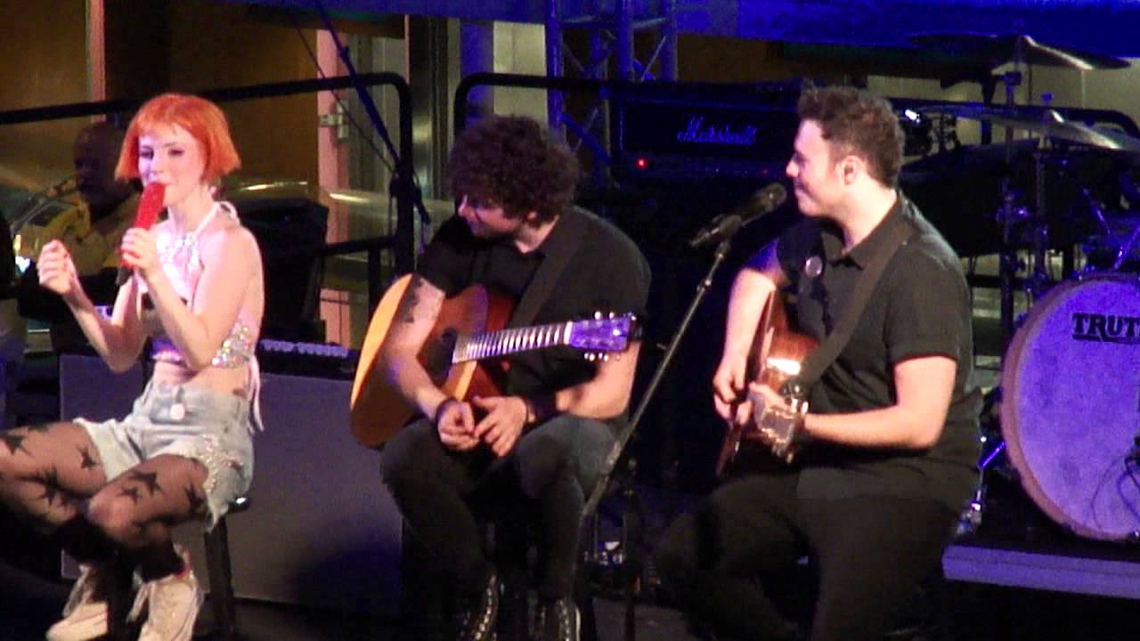 PARAHOY Franklin & Misguided Ghosts- Paramore March 2014