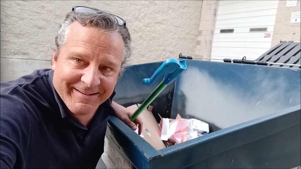 DUMPSTER DIVING AT DOLLAR TREE ~ THEY SELL STEAK?!?!