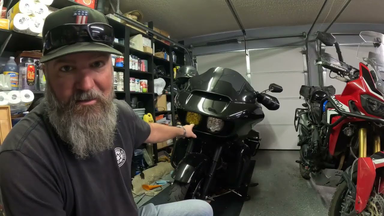 Установка фары Hogworkz Sabertooth на мой Road Glide 22