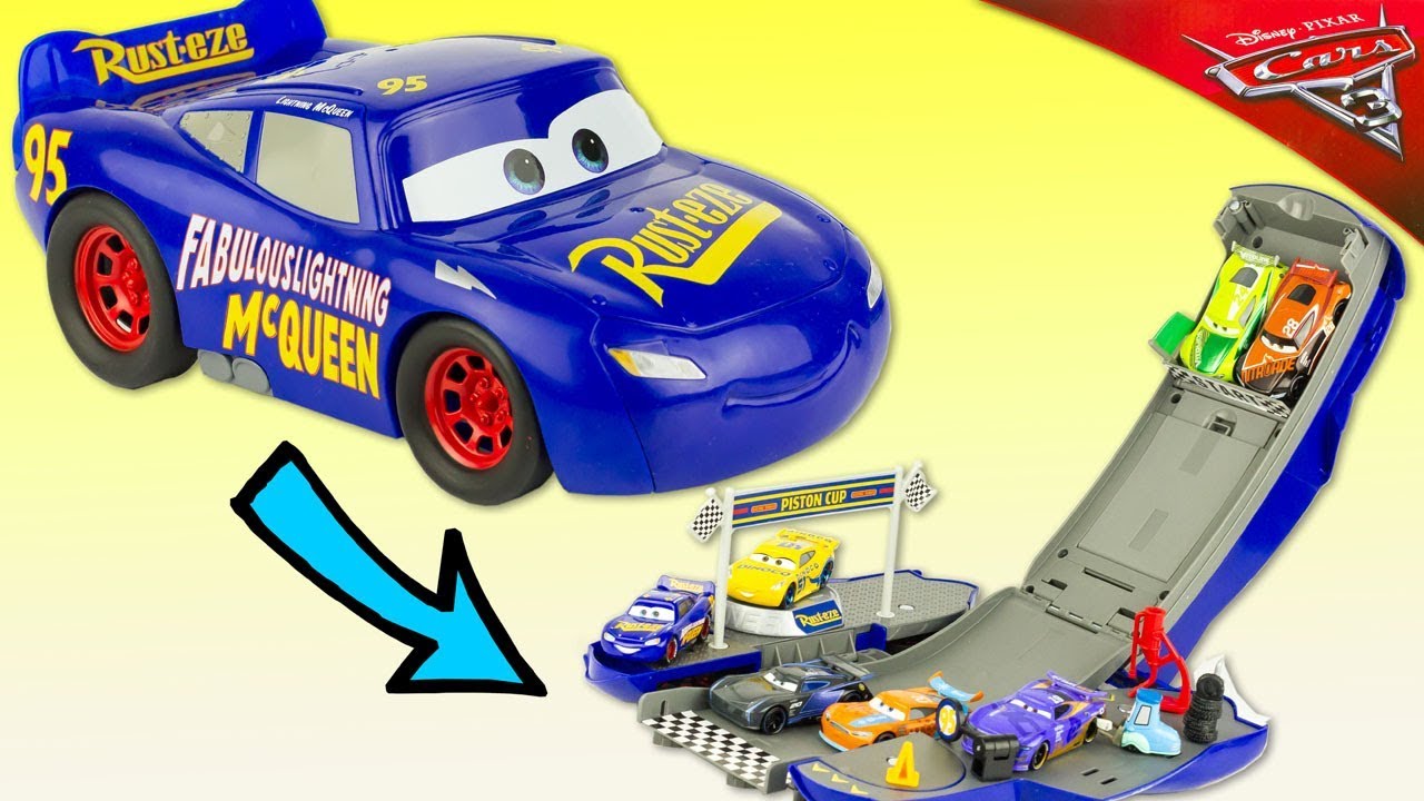 Disney Cars 3 Fabulous Flash McQueen Transformable Piste Piston Cup Jouet 2 en 1 Toy Review