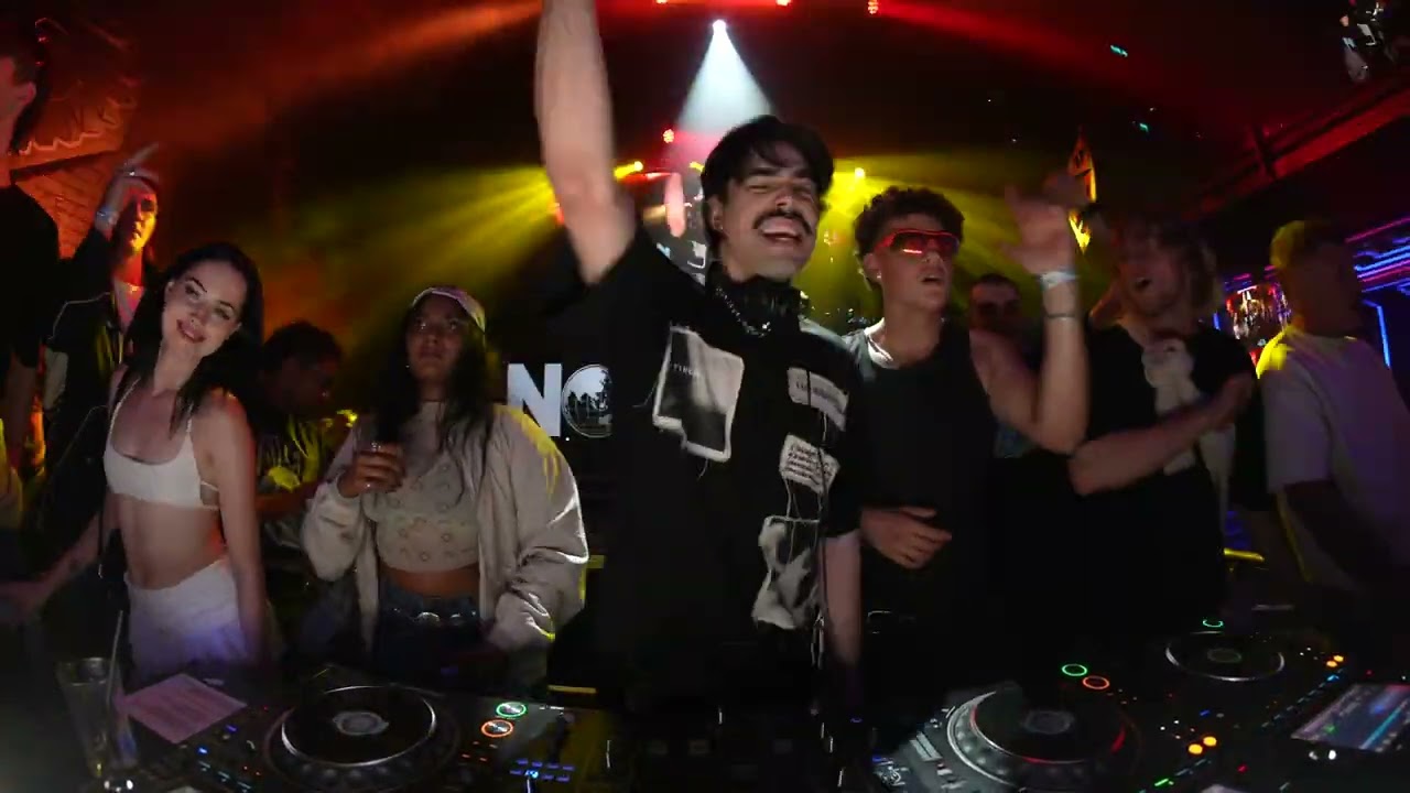 PARDEAUX | NO SIGNAL BOiLER RO.OM