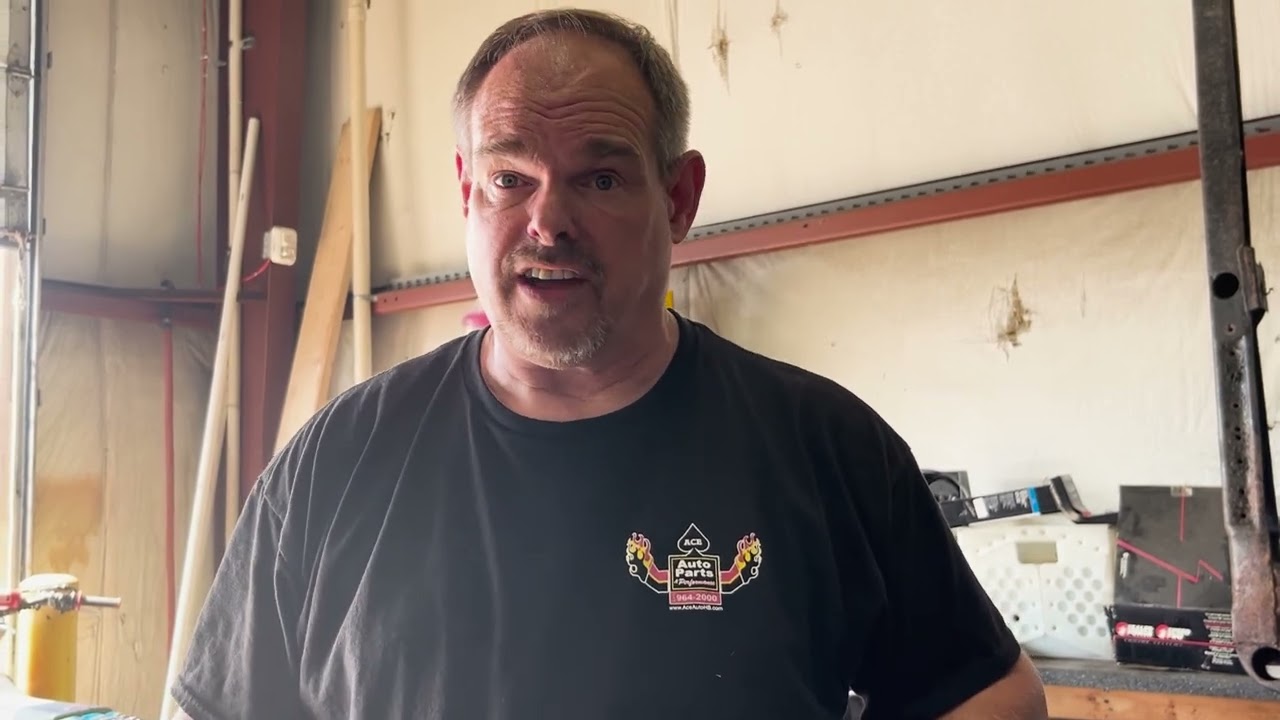 Проблемы с топливной системой мотоцикла DirtBike 2025 из-за длительного хранения старого бензина.