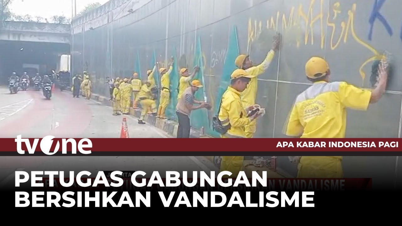 Petugas Gabungan Bersih-bersih Pasca Demo di Jakarta | AKIP tvOne