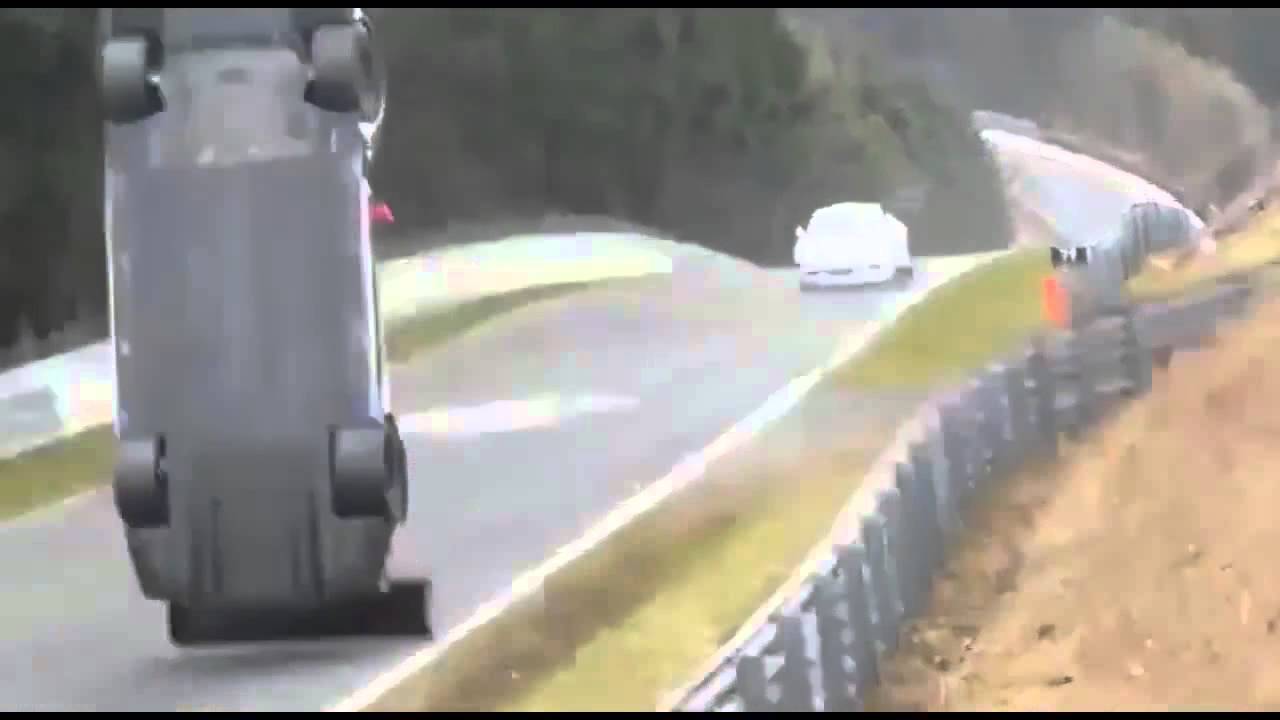 VLN N&uuml;rburgring Nordschleife 2015 Horror Crash Nissan GT R
