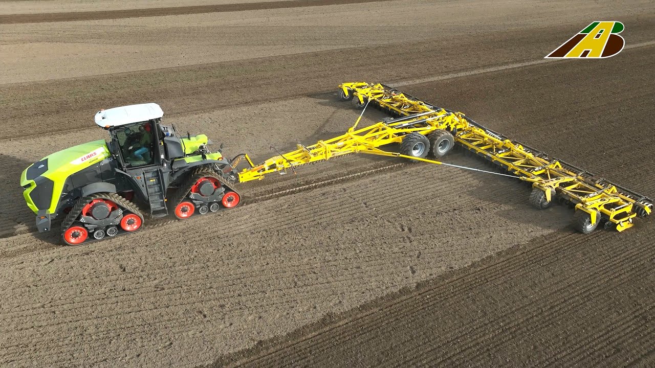Raupen-Großtraktor Claas Xerion 12.650 - Bodenbearbeitung - NEW Big Tractors agriculture in traction
