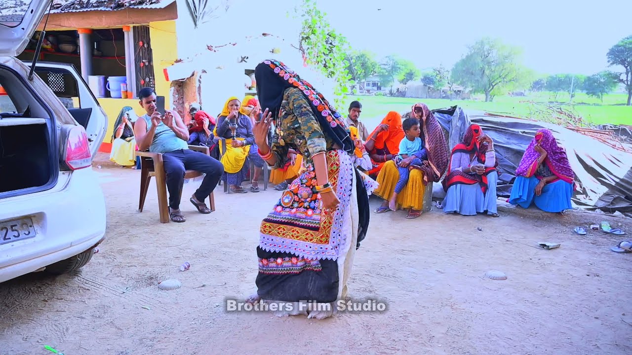 फौजी कलर बुर्सेट वाली भाभी ने झटकों में सपना चौधरी को भी पीछे छोडा | Satto Gurjar Rasiya#kari_chunni