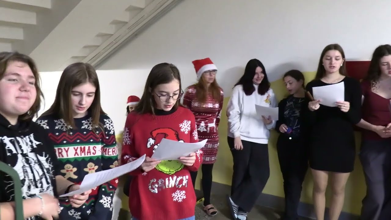 Vánoční zpívání na schodech - druhý stupeň