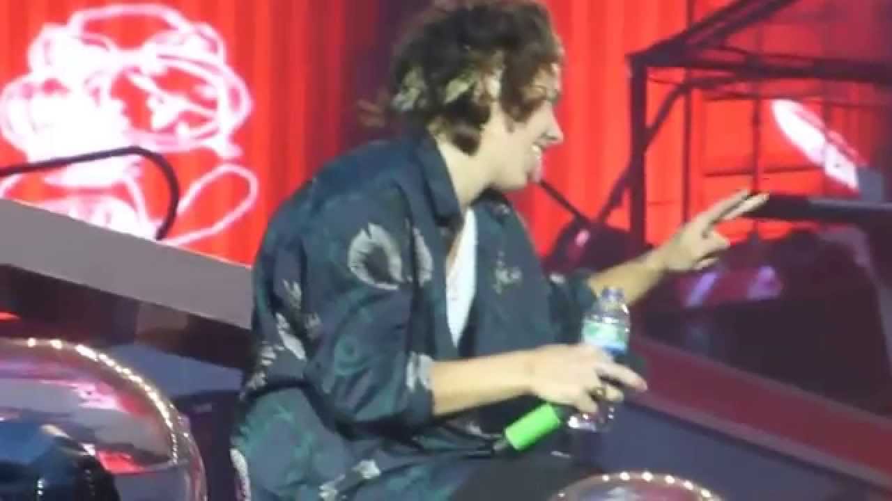One Direction, Niall Talking & Dont't Forget Where You Belong, Wembley Stadium, Front Row