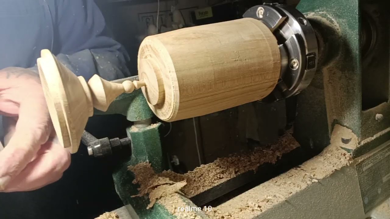 Из треснувшего карагача